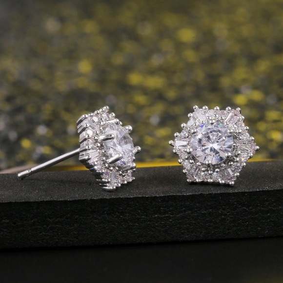 NEW💎DIAMOND 925 STERLING SILVER HEXAGON EARRINGS, NICE EARRINGS, CUTE EARRINGS - Picture 3 of 5